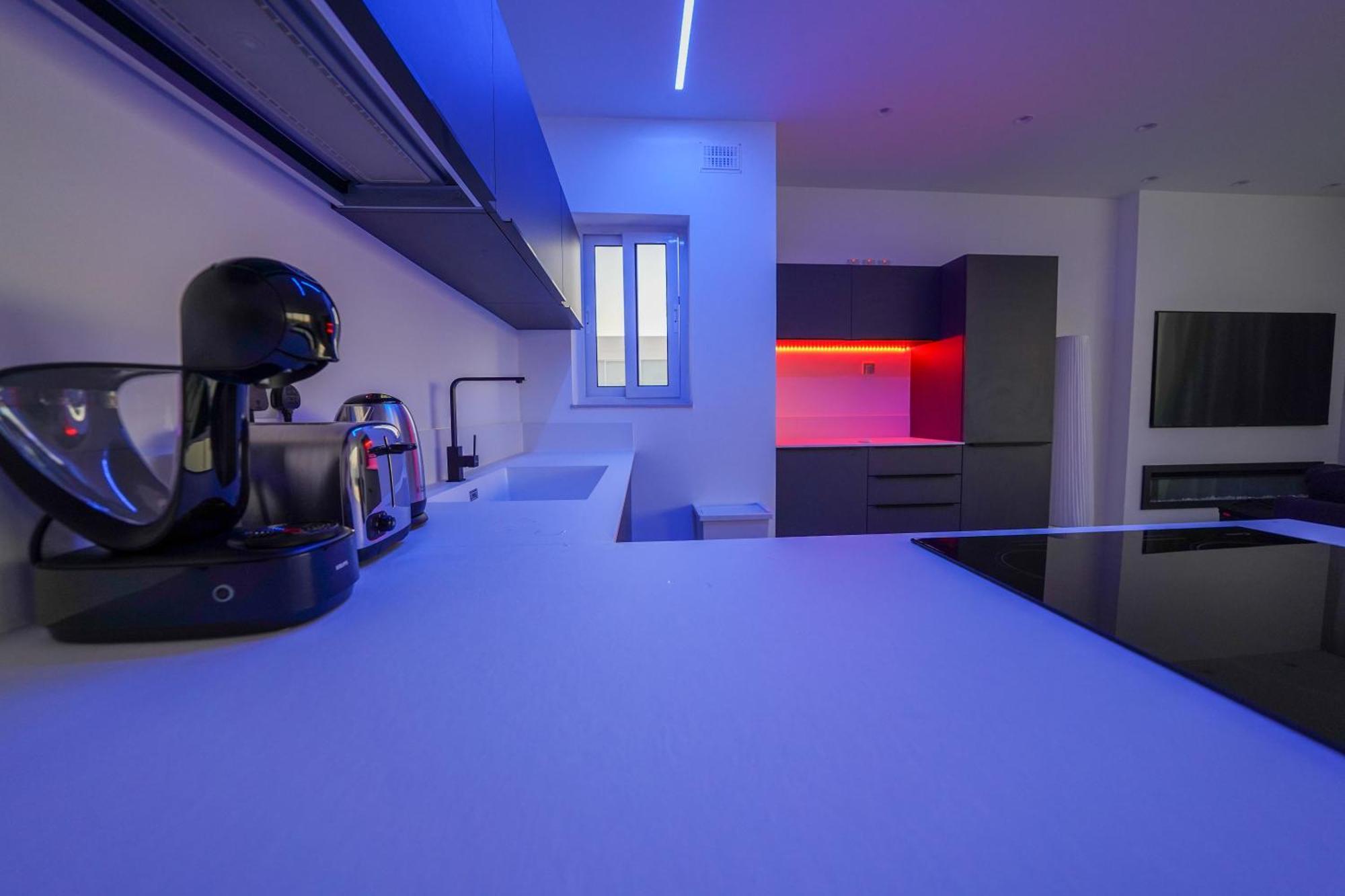 Luxury Brand New Location Apartment