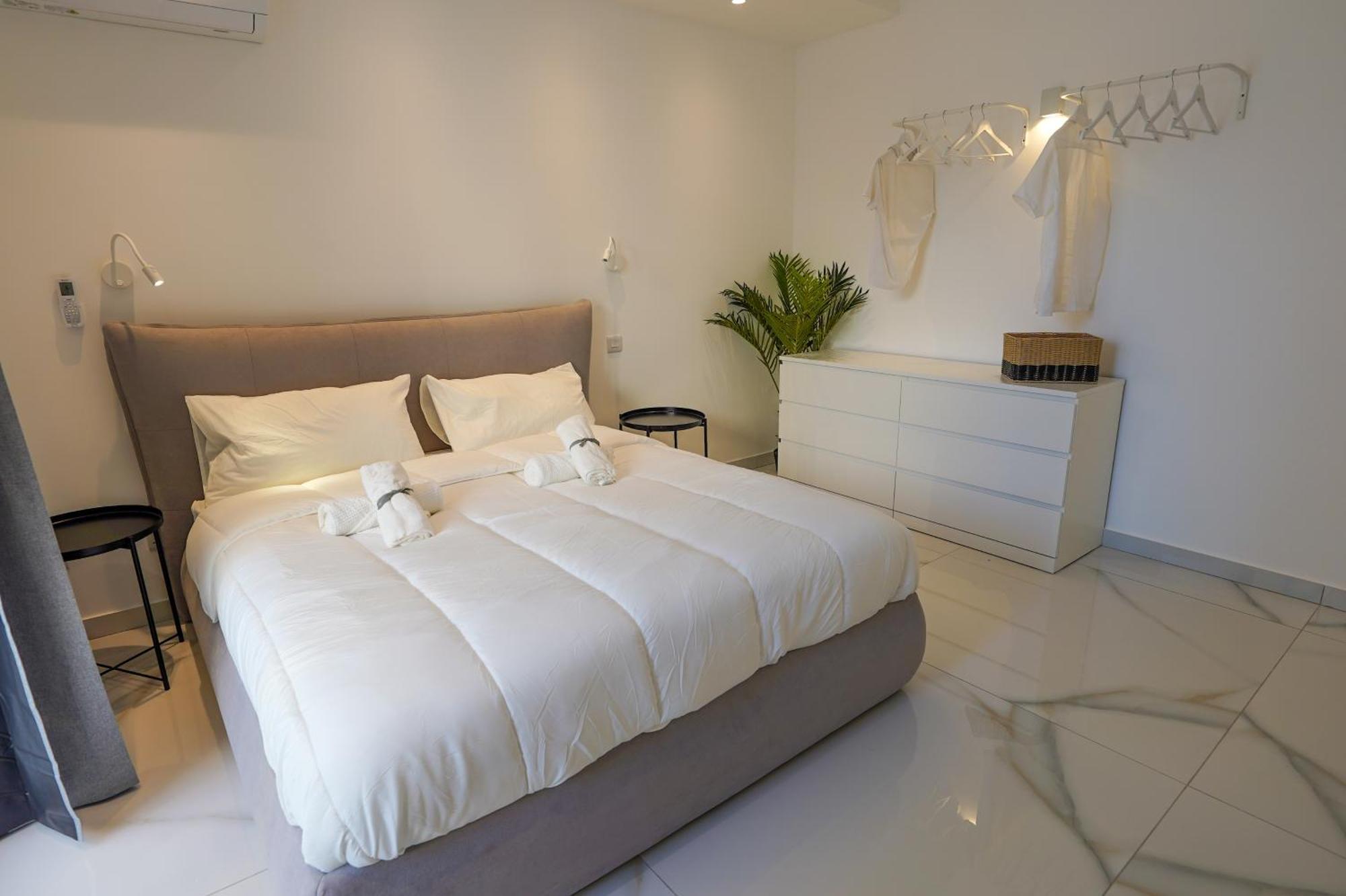 Luxury Brand New Location * Is-Swieqi