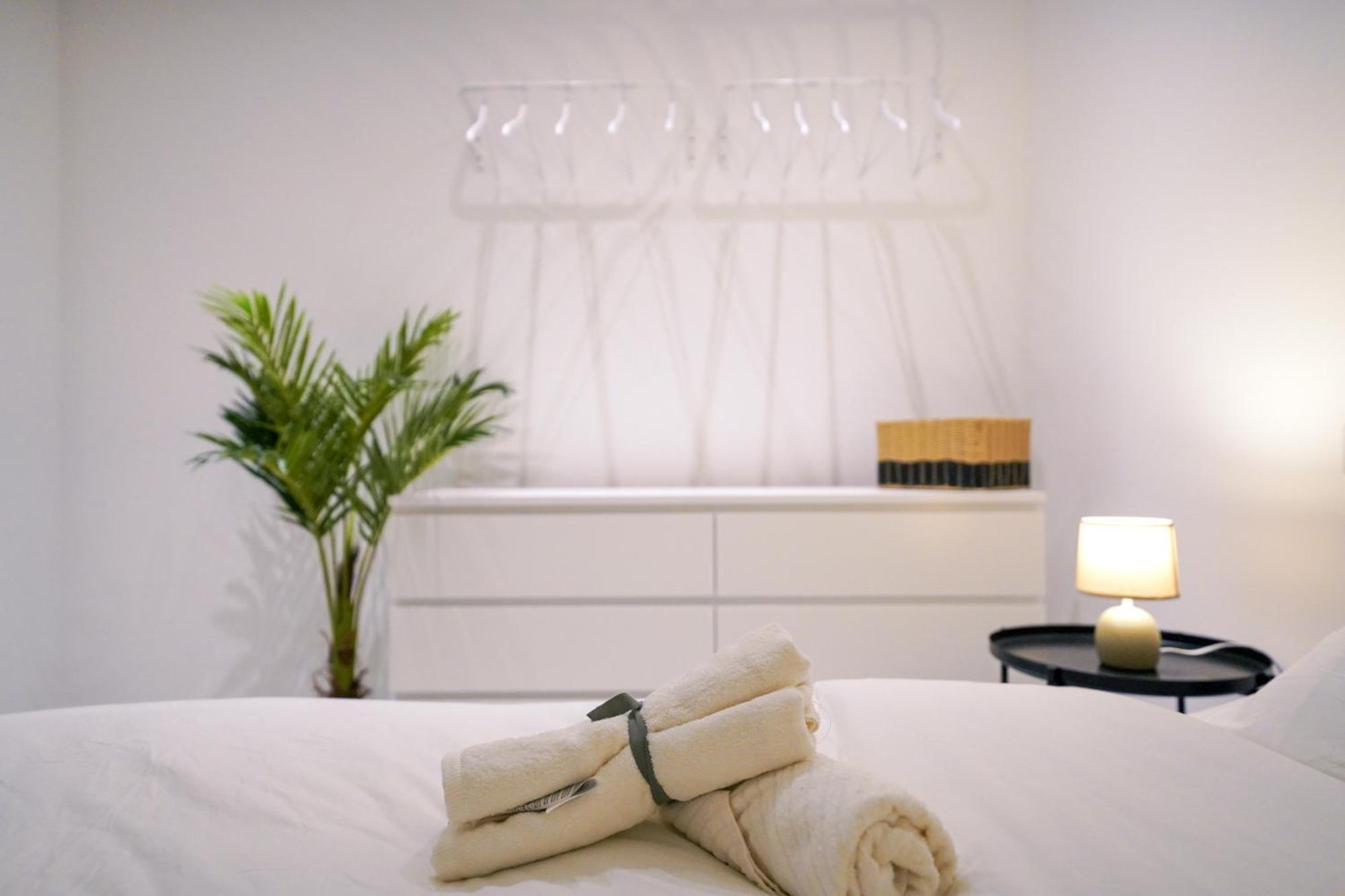 Luxury Brand New Location Apartment