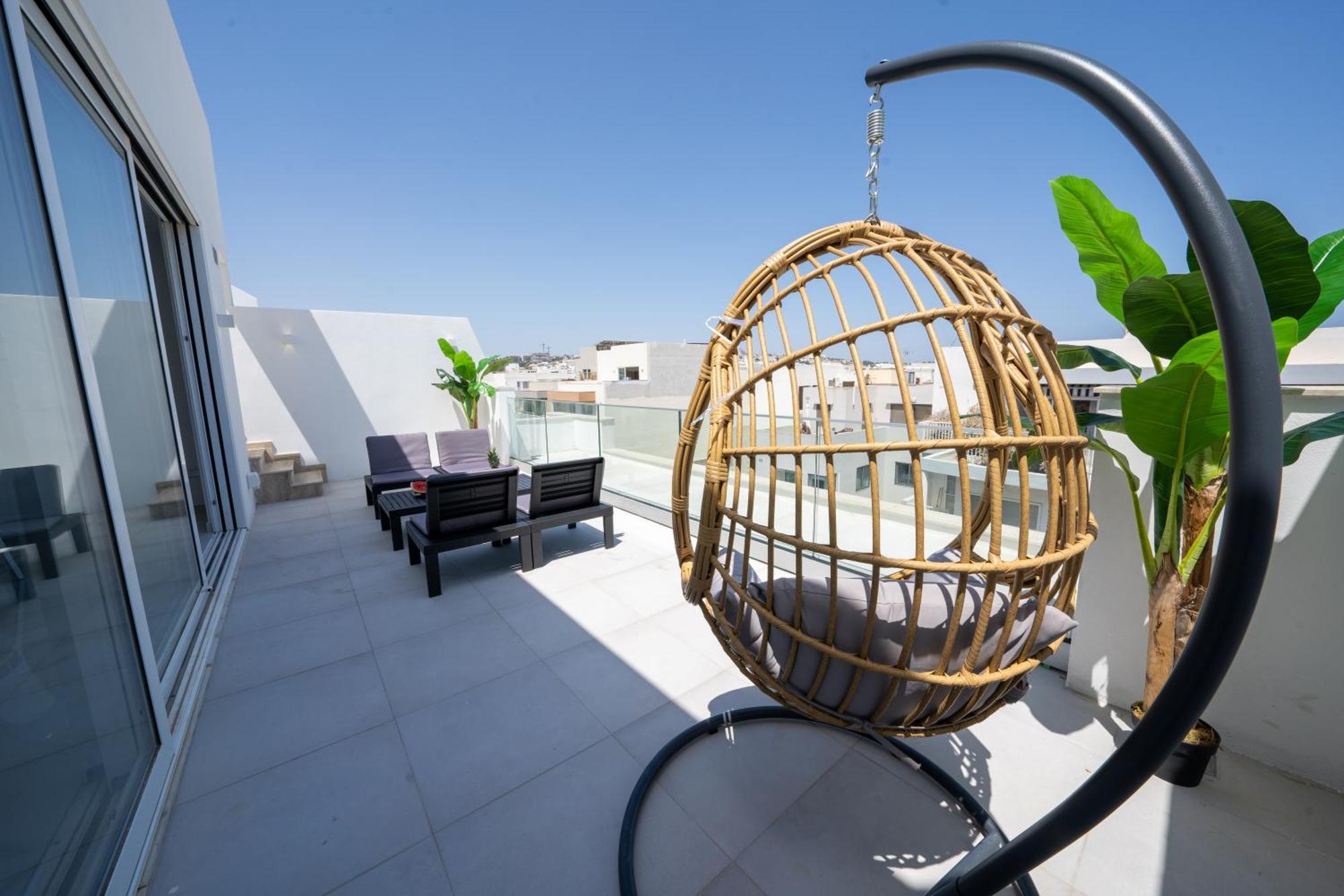 Luxury Brand New Location Apartment