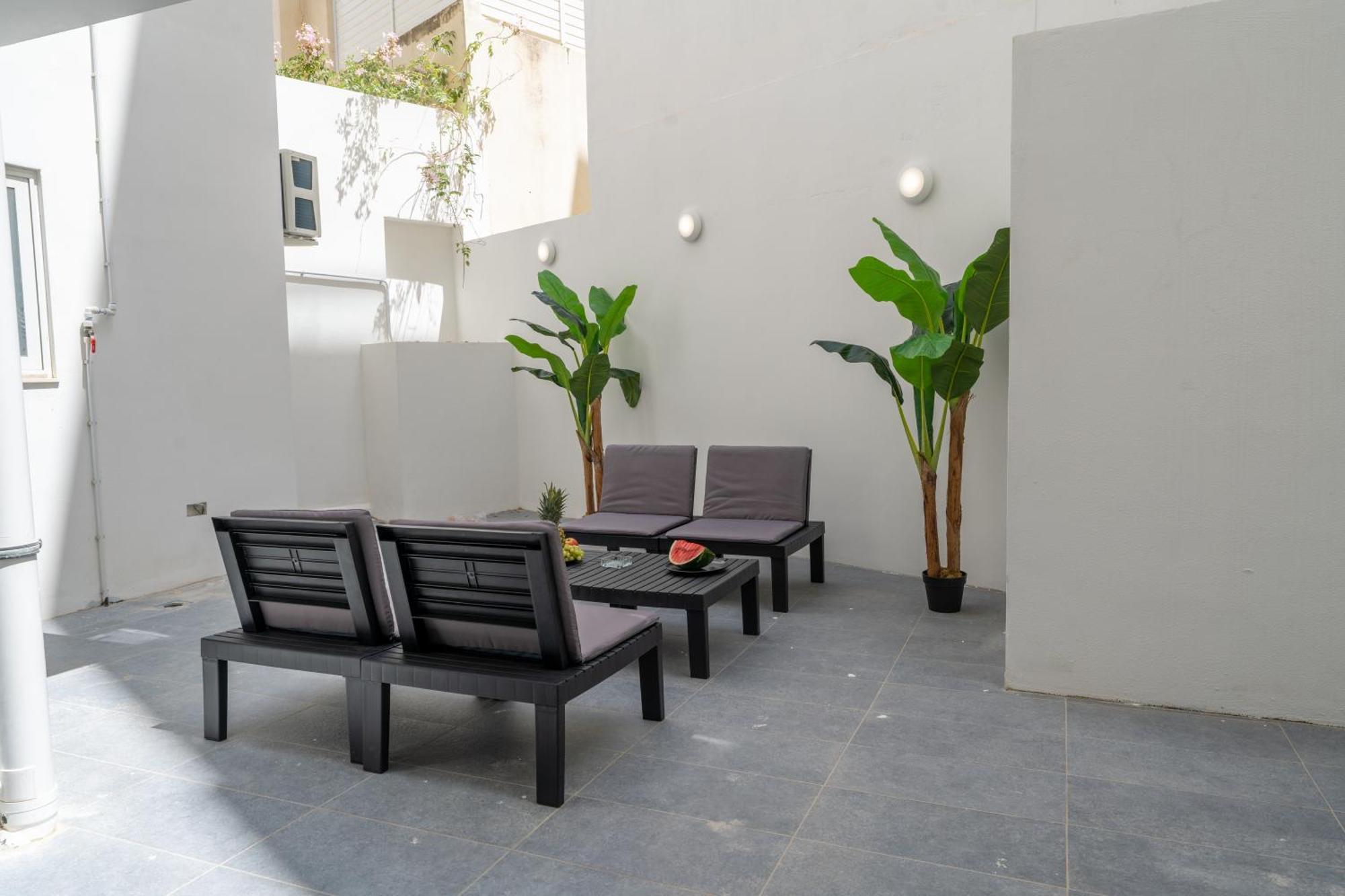 Luxury Brand New Location * Is-Swieqi