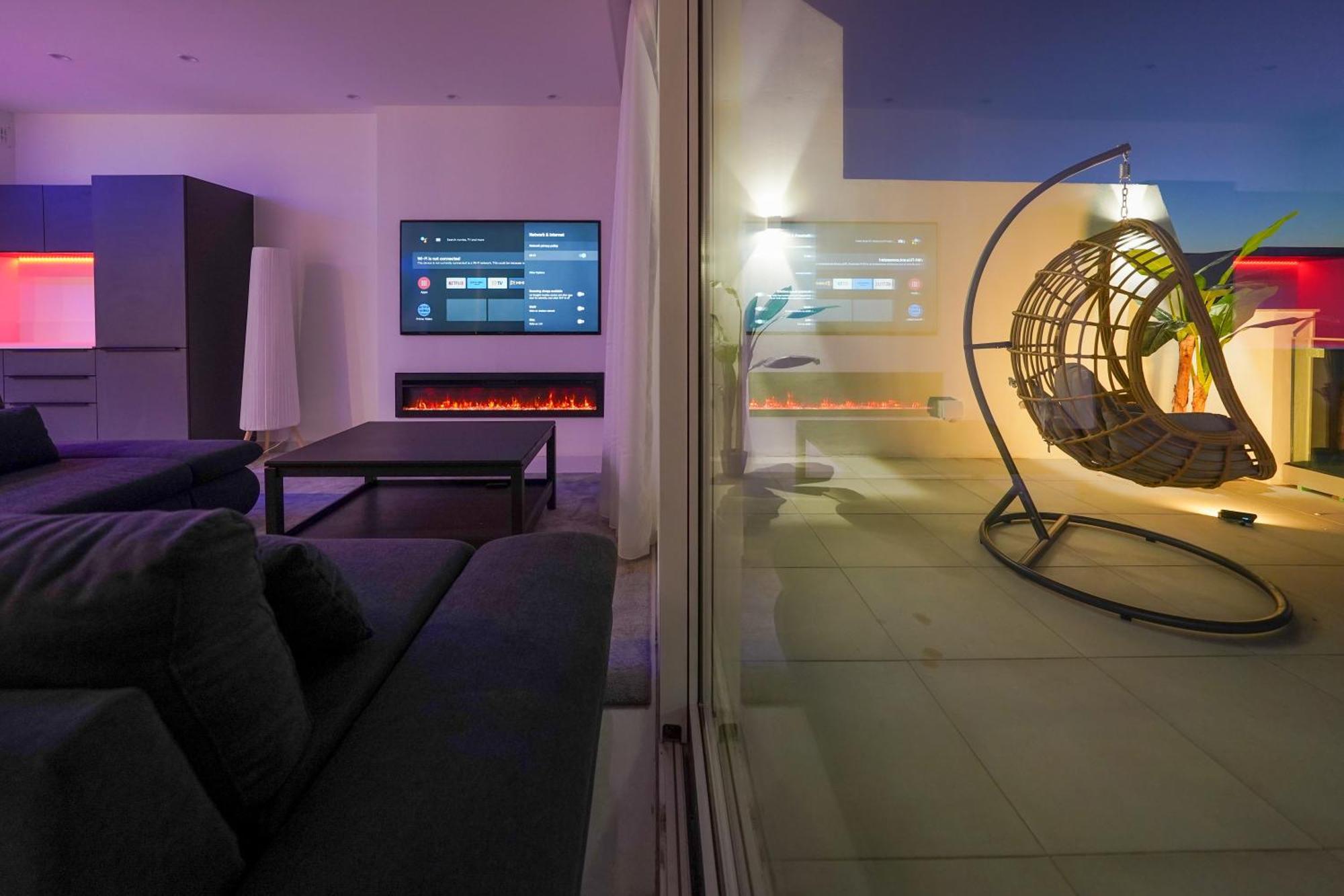 Luxury Brand New Location Apartment