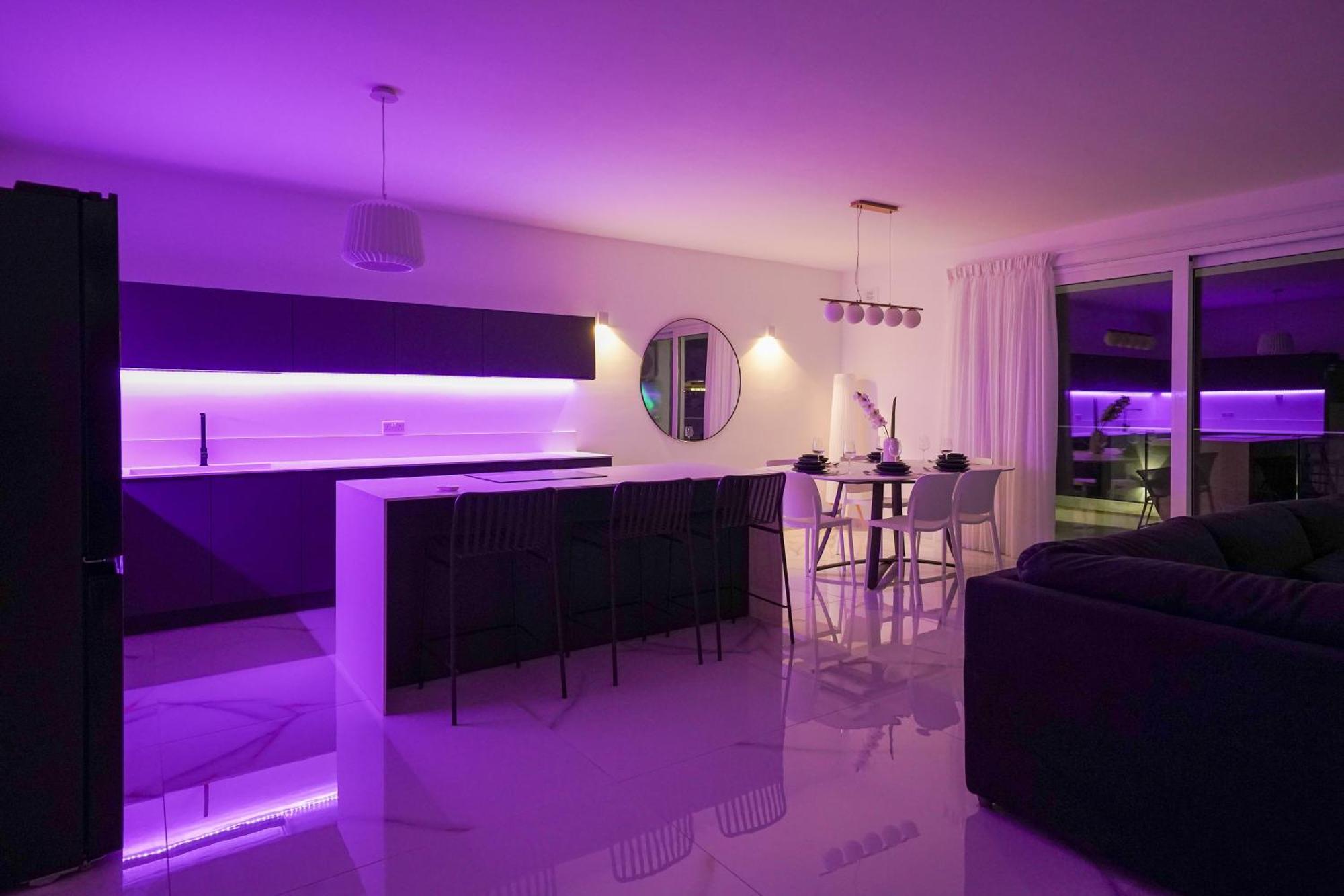 Luxury Brand New Location Apartment