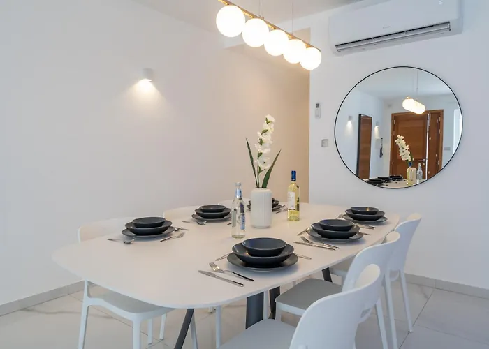 Luxury Brand New Holiday Apartments Top Location