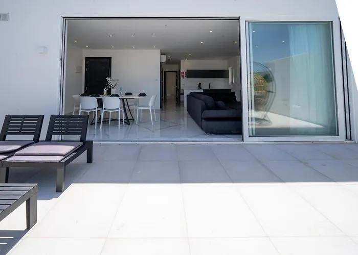 Luxury Brand New Holiday Apartments Top Location