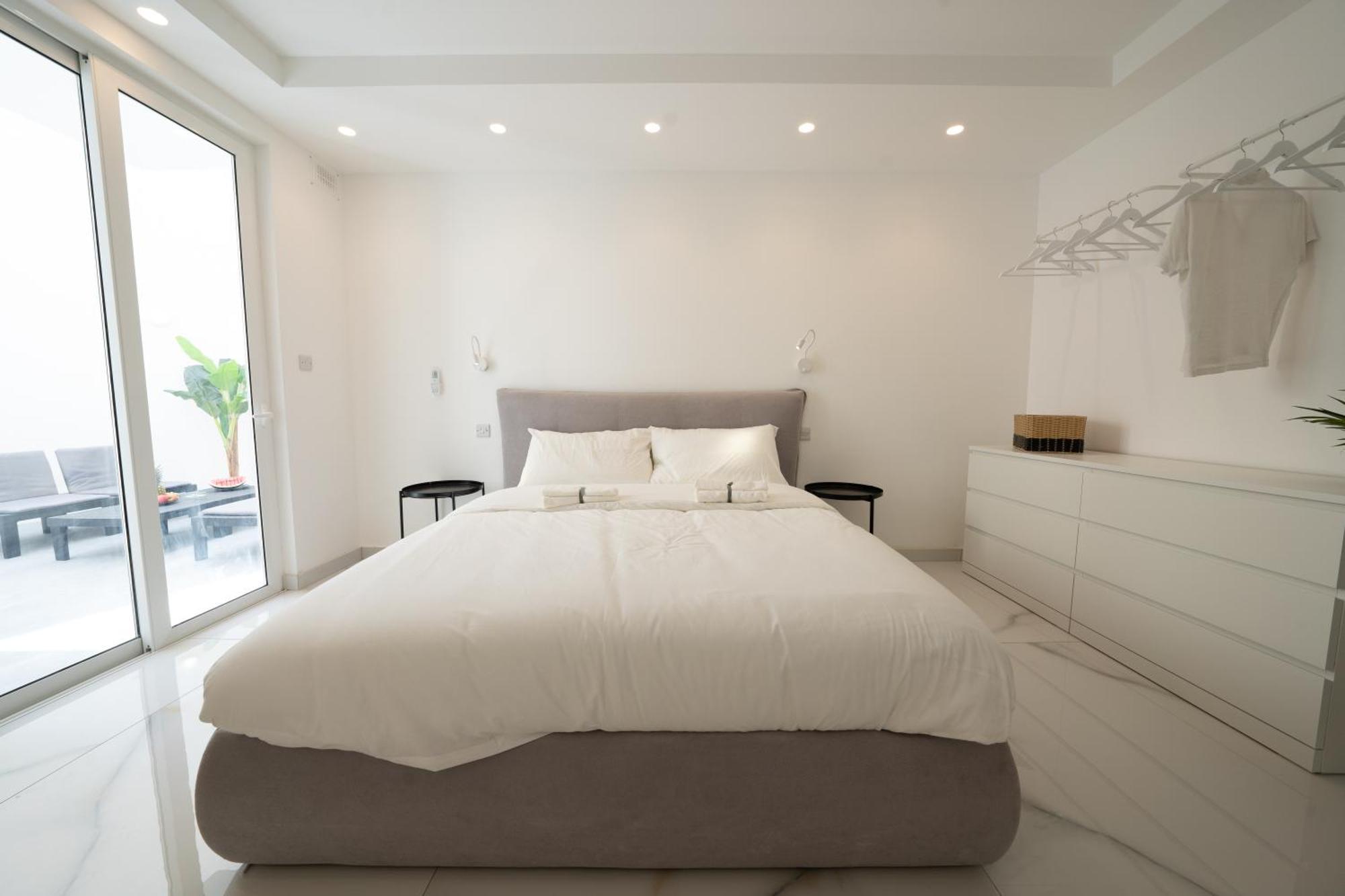 Luxury Brand New Location Apartment Is-Swieqi