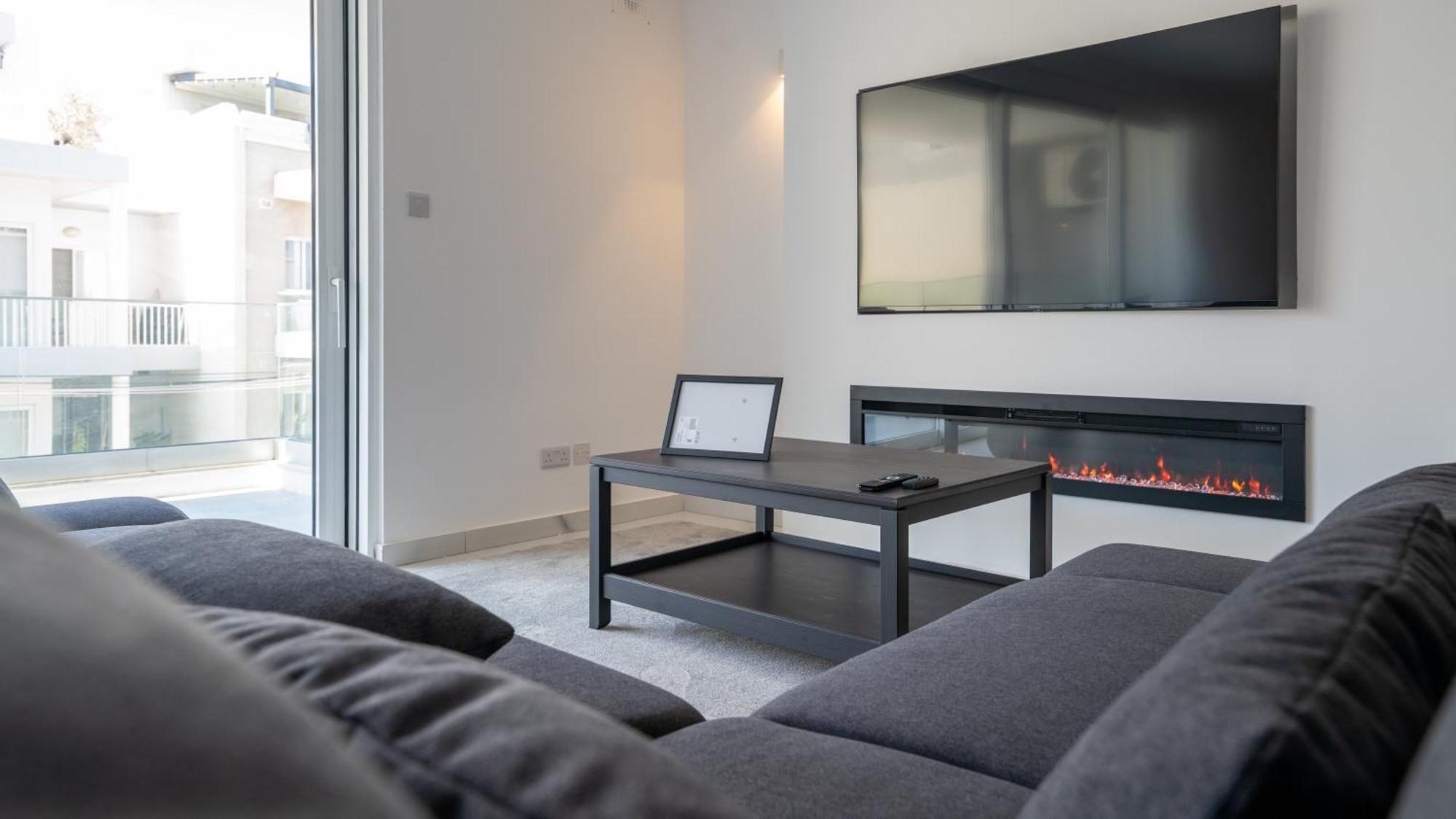Luxury Brand New Location * Is-Swieqi